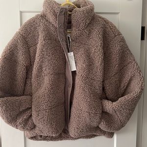 Gentle Fawn Ellis Sherpa Jacket. Tags are still on. Size XL, colour is Mink